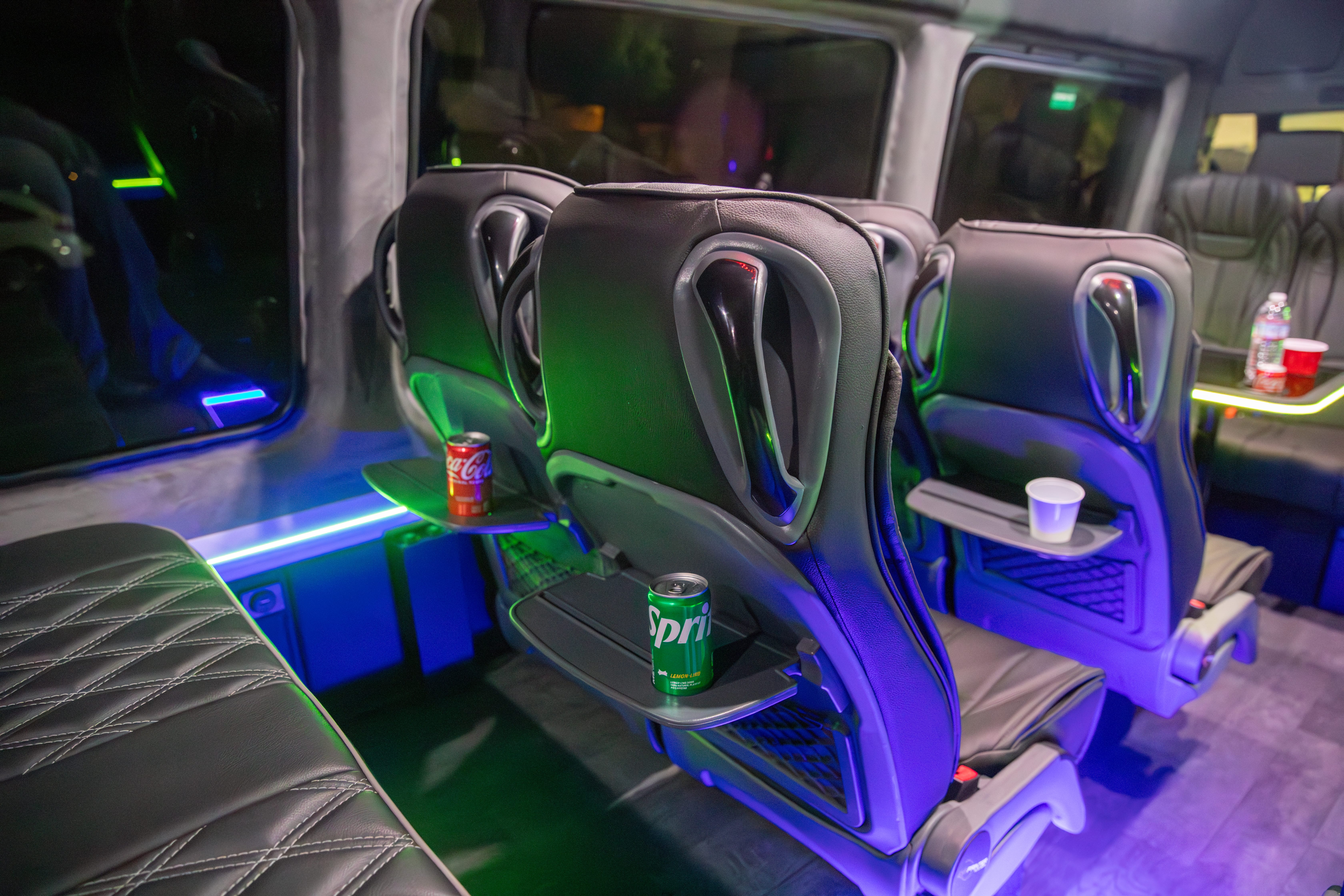 MERCEDEZ-BENZ SPRINTER 3500 AWD 14 PASSENGER Image 2
