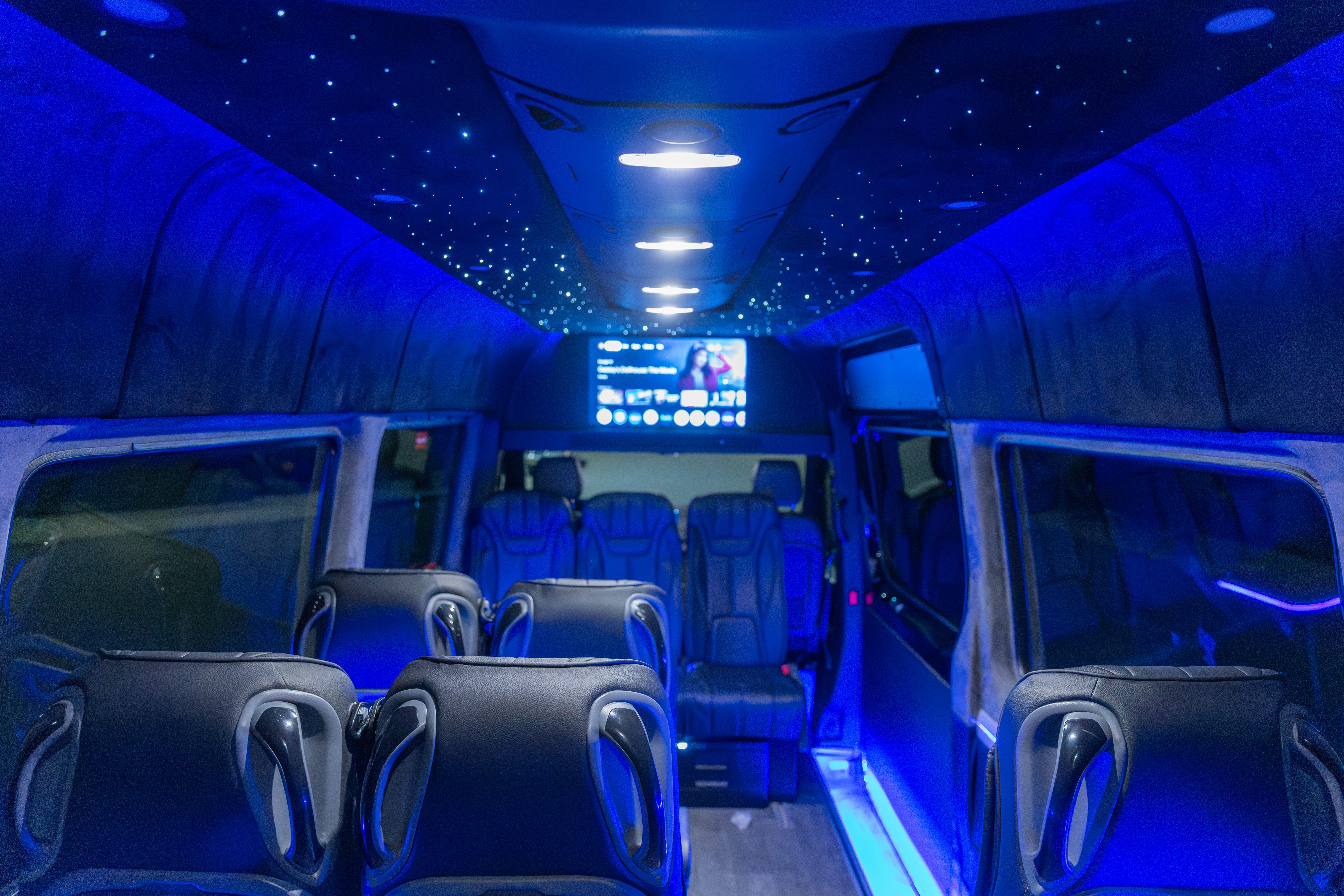 MERCEDEZ-BENZ SPRINTER 2500 14 PASSENGER Image 7