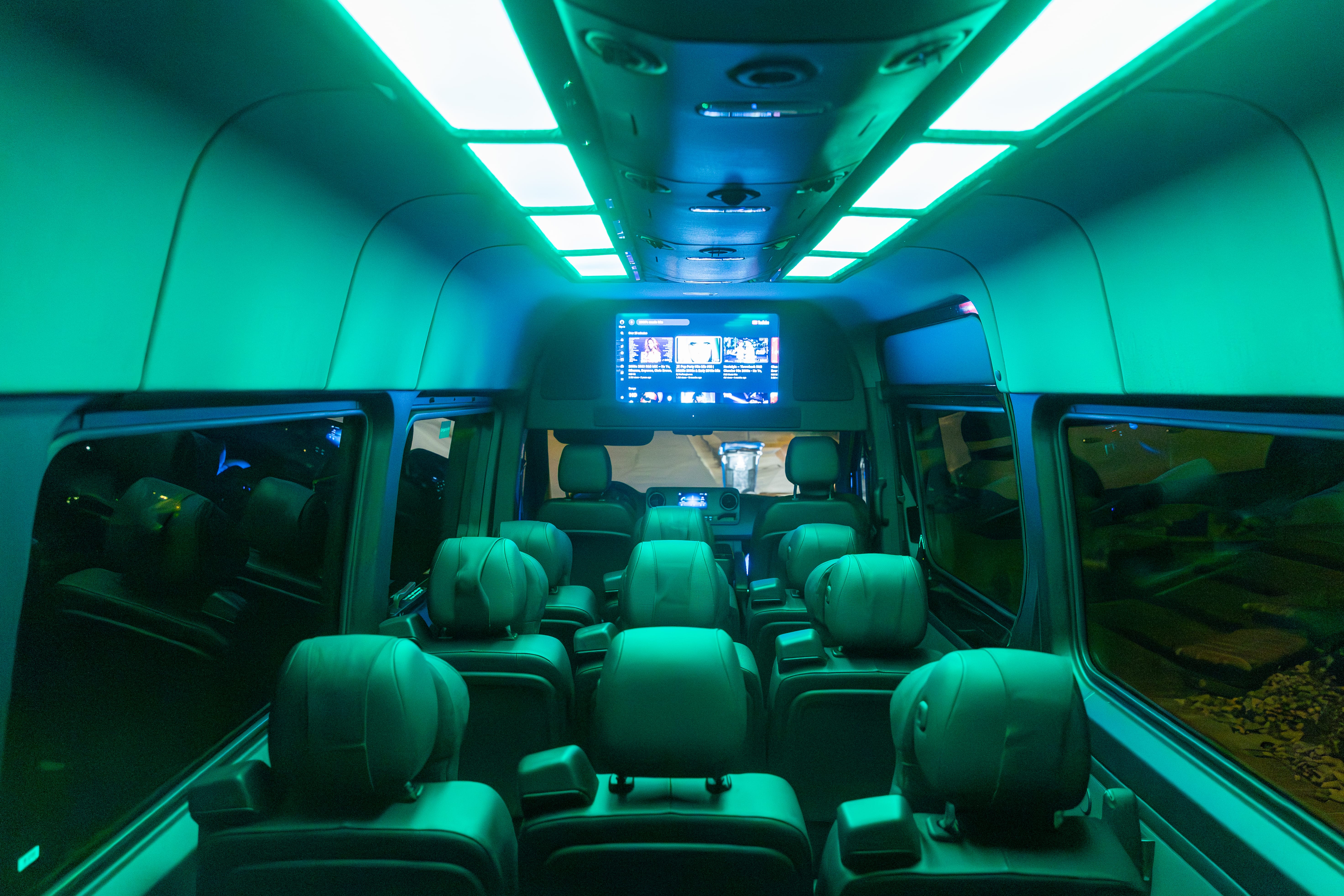 MERCEDEZ-BENZ SPRINTER 2500 15 PASSENGER Image 12