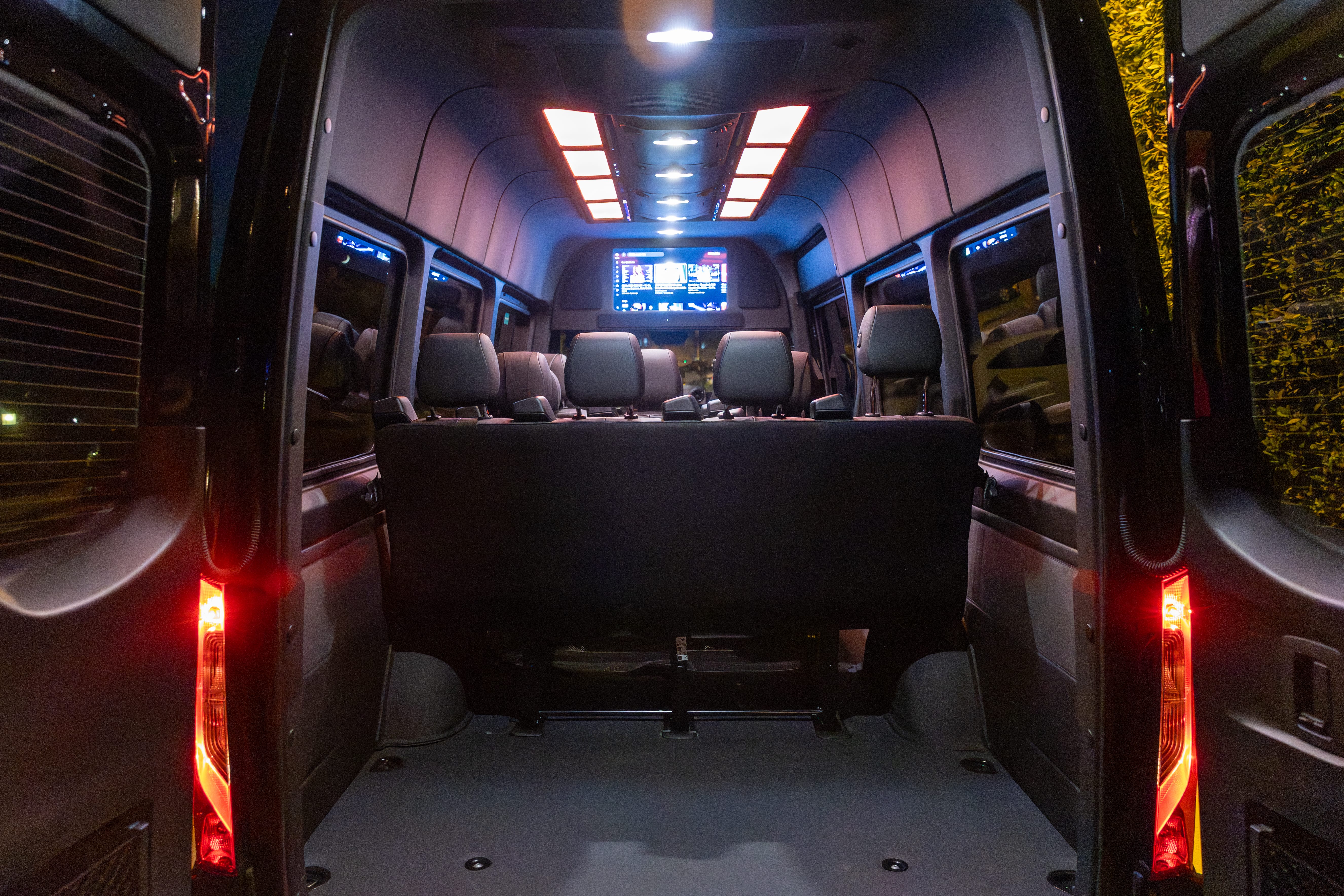 MERCEDEZ-BENZ SPRINTER 2500 15 PASSENGER Image 8