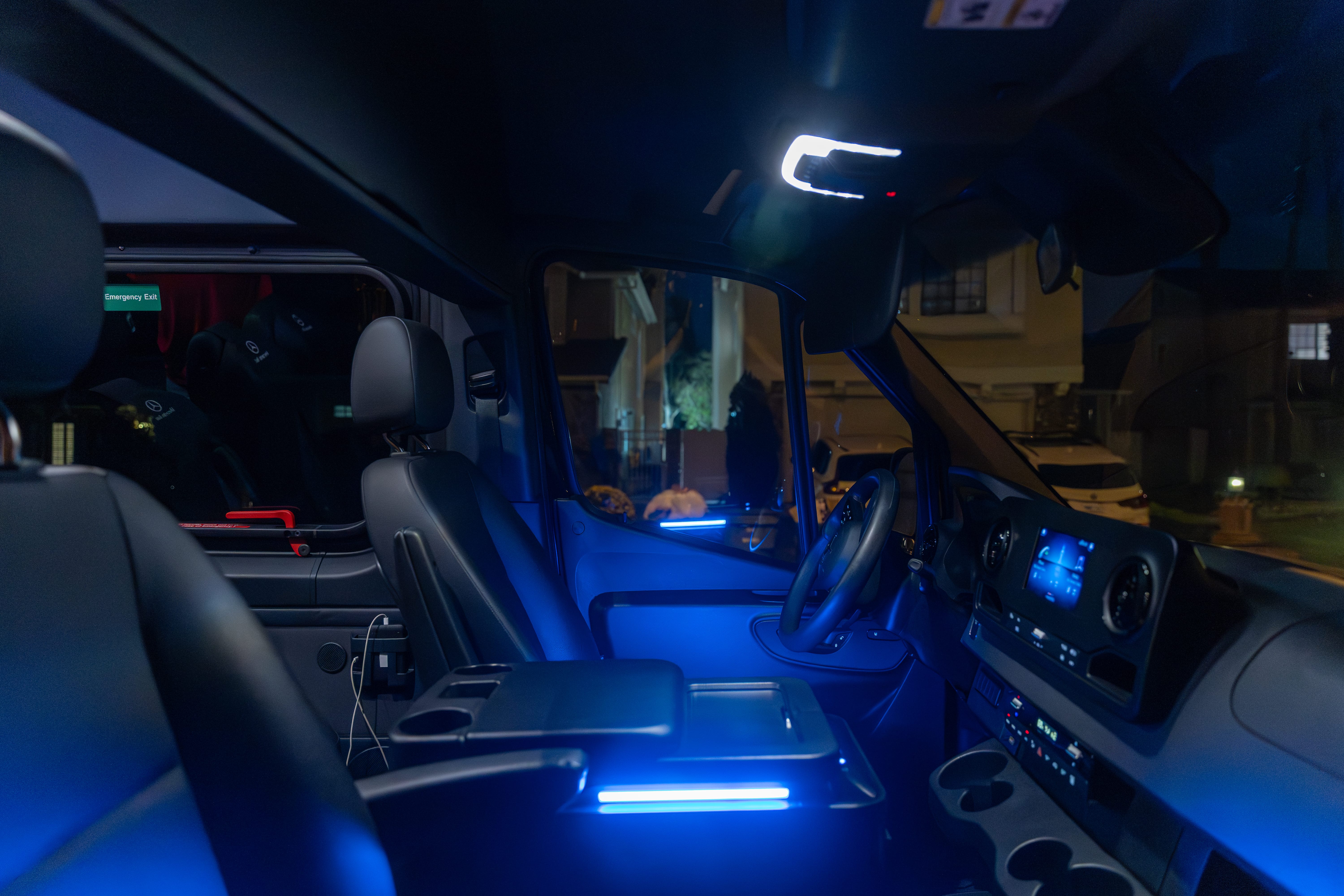 MERCEDEZ-BENZ SPRINTER 2500 15 PASSENGER Image 23