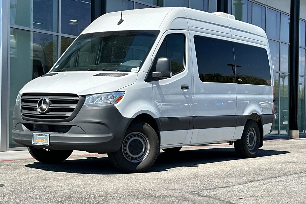 MERCEDEZ-BENZ SPRINTER 2500 10 PASSENGER Image 1